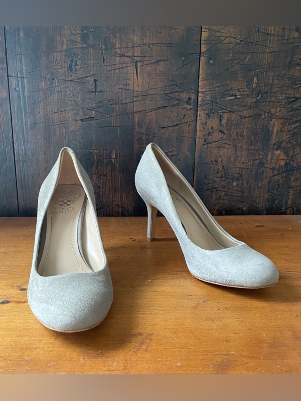 Vince Camuto Sariah Round Toe Light Grey Suede Heels Size 7.5